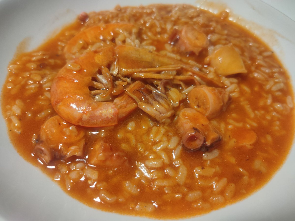 CuisineRecetas's tweet photo. Delicioso arroz con pulpo, calamares y gambones.
Si te animas, aquí está la receta👇🏼
https://t.co/gEHXejcYTd
#recetascuisinecompanionmoulinex #recetascompaniontouch #recetascuco #companiontouchxl #cuisinecompanionmoulinex #arrroz #arrozconpulpo https://t.co/Gfw5XSQWv1