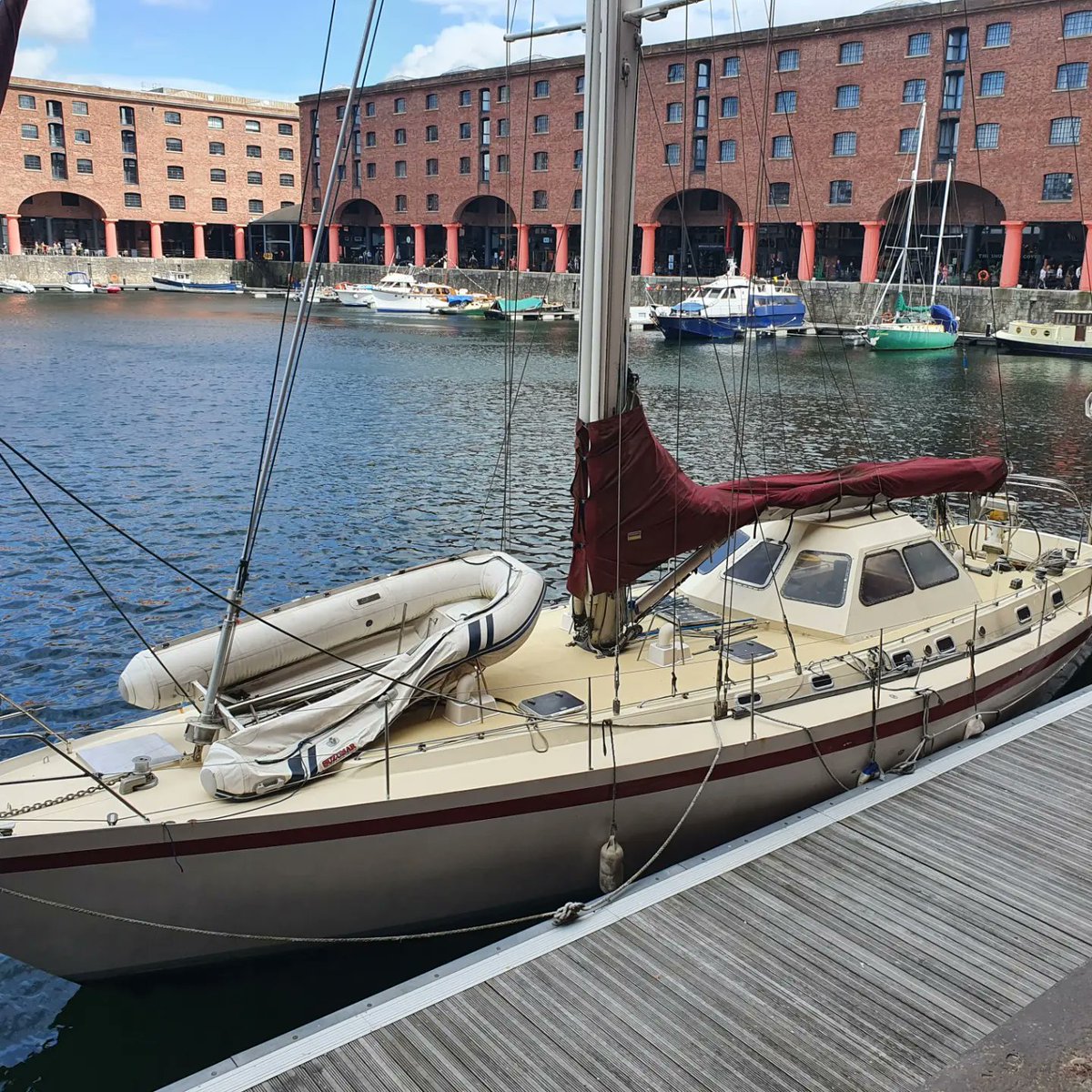 BlackburnCarers's tweet photo. Carers having a day out in windy Liverpool 

#CarersWeek #thinkcarers #beingvisible #valuable #Supported #Carers https://t.co/FHVwuGUhgt