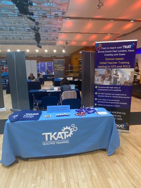 If you were at the <a href="/getintoteaching/">Teaching</a> Train to Teach event today at The @CongressCentre then thanks for coming over to speak to us. We have arranged lots of school experience visits and we hope you enjoy 😊 <a href="/dphs/">Debden Park High School</a> #Essex #Sidcup #Primary #Secondary #SELondon #SchoolExperience