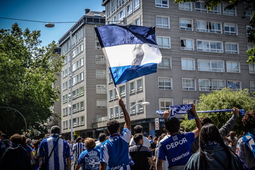 KrTles's tweet photo. Lo de la afición del depor es impresionante, la verdad.
#OnFireCoDepor https://t.co/K8UrL8vWoj
