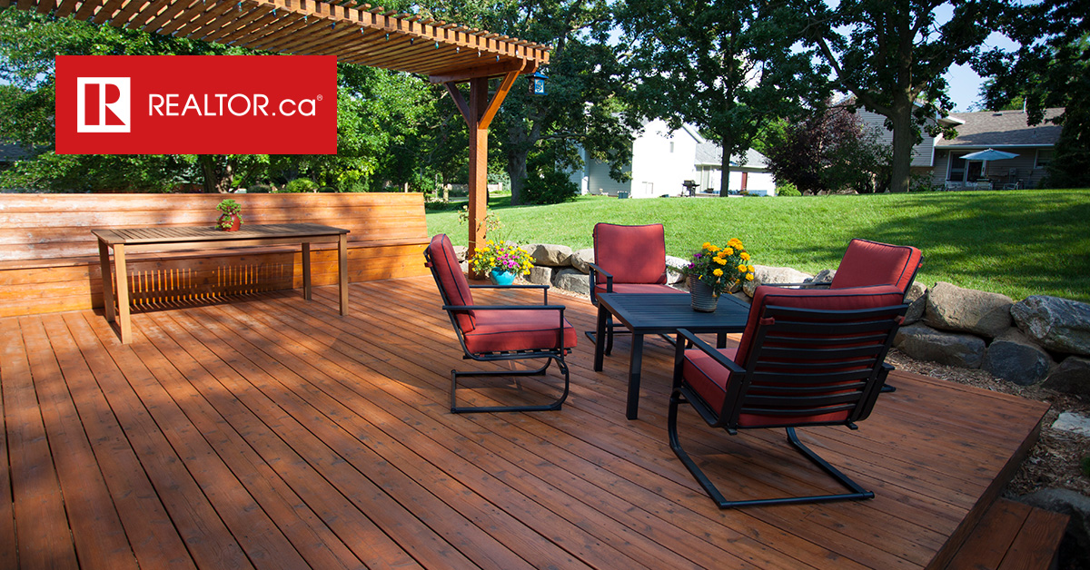 If you’re planning on a deck revitalization project, you’re going to have to answer one vital question: paint it or stain it?

We have the pros and cons over on REALTOR.ca Living Room:
bit.ly/3H7SwVS