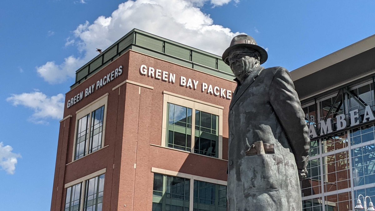LambeauField's tweet photo. Legendary #Packers Head Coach Vince Lombardi was born on this date in 1913.

A 14-foot tall bronze statue of Lombardi standing atop a seven-foot base can be visited outside of the Lambeau Field Atrium. https://t.co/VSZ8DbSK0j