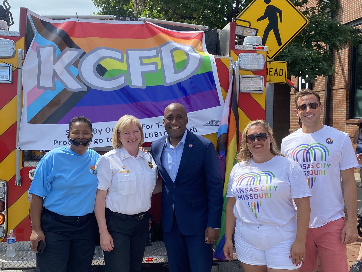 Getting ready for the Pride Parade. <a href="/KCMOFireDept/">Kansas City Fire Department (KCFD)</a> <a href="/KCMOManager/">KCMO City Manager</a> <a href="/MayorLucasKC/">Mayor Quinton Lucas</a> Happy to have the Mayor and City Manager visit with our team!