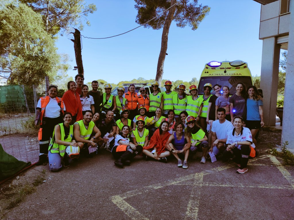 cidefib's tweet photo. Espectacular cierre del módulo de Incidentes de Múltiples Víctimas, coordinado por Marisa Barbero y Natalia Martínez, de @SAMU061IB en el Master de Cuidados Enfermeros al Paciente Crítico #imv #simulacion #debriefing https://t.co/KgeOE6WYWQ