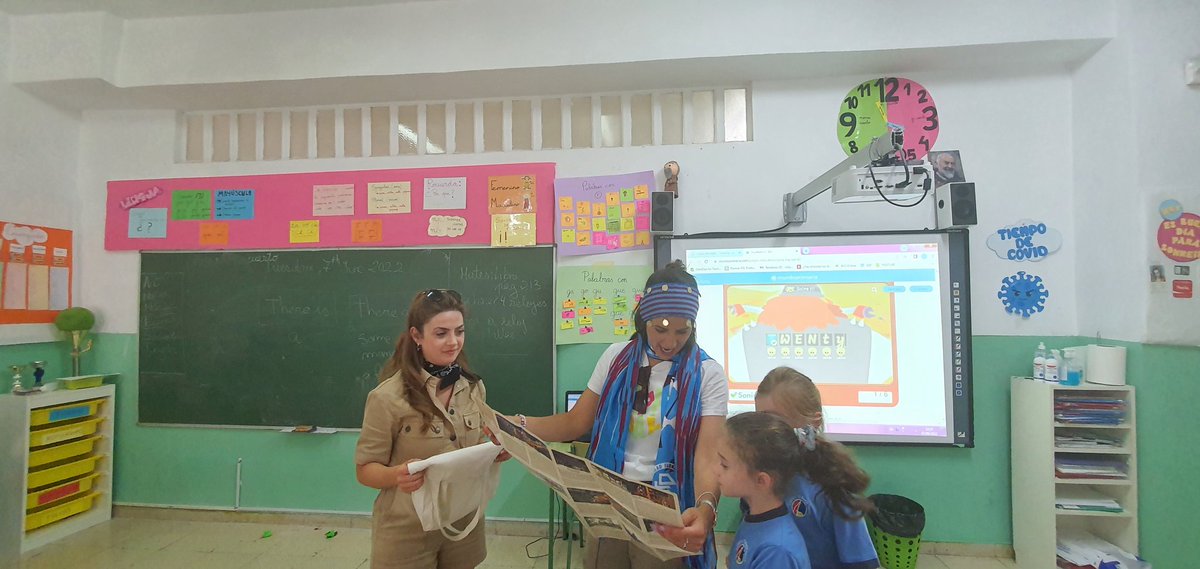 Türkiye Ulusal Ajans tarafından desteklenen Müdürlüğümüz kordinatörlüğünde yürütülen KA121 Okul Eğitimi Erasmus Akreditasyonu kapsamında İspanya'nın Murcia şehrindeki Colegio El Buen Pastor okulundaki öğretmenlere Trabzon'a özgü hediyeleri takdim edildi
<a href="/ulusalajans/">Türkiye Ulusal Ajansı 🇹🇷 Turkish NA</a> <a href="/Trabzon_MEM/">Trabzon İl Millî Eğitim Müdürlüğü</a>