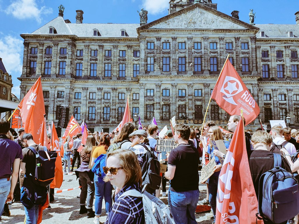 Vandaag staan we met de <a href="/SPjongeren/">SP Jongeren</a> op de Dam om te protesteren voor schuldenvrij vervolgonderwijs!
