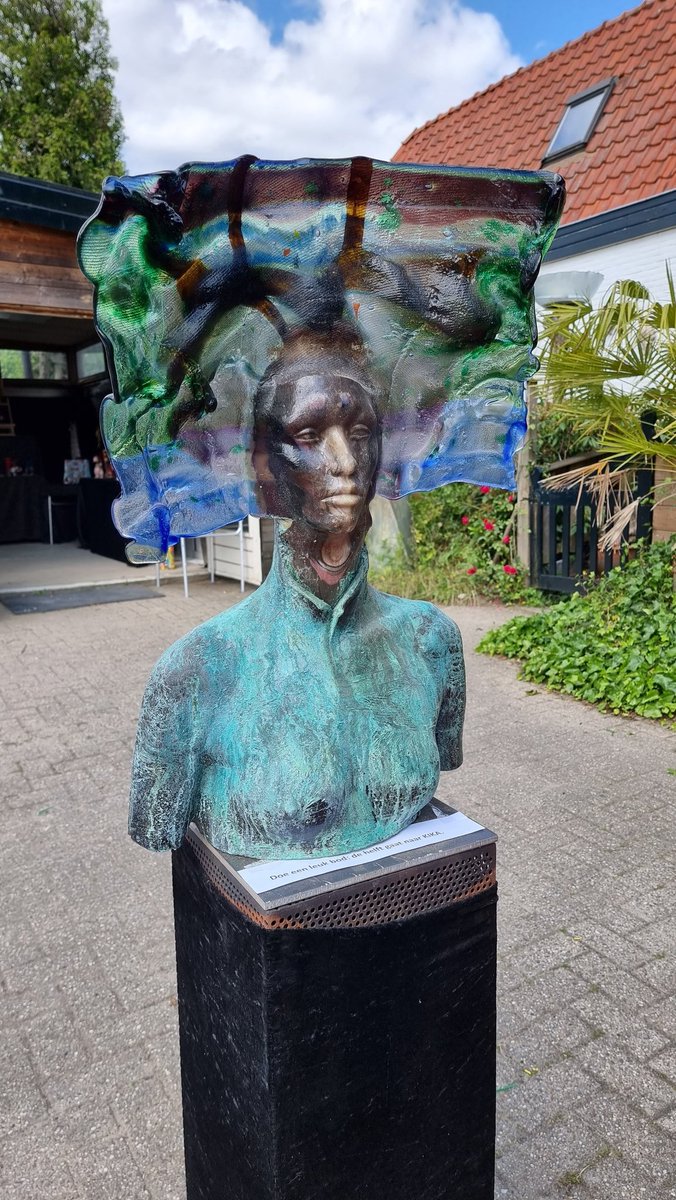 phenskens's tweet photo. Ik loop 2 dagen EHBO bij de ART Malden, Rijsweg 83 in Malden,parkeren achter de Heikant, waar meer dan 20 kunstenaars hun werken exposeren.
Het is schitterend om de compleet verschillende kunstvormen te zien, de kunstenaars praten graag over hun werk, er is een gezellige sfeer. https://t.co/F64ZGOmCd5