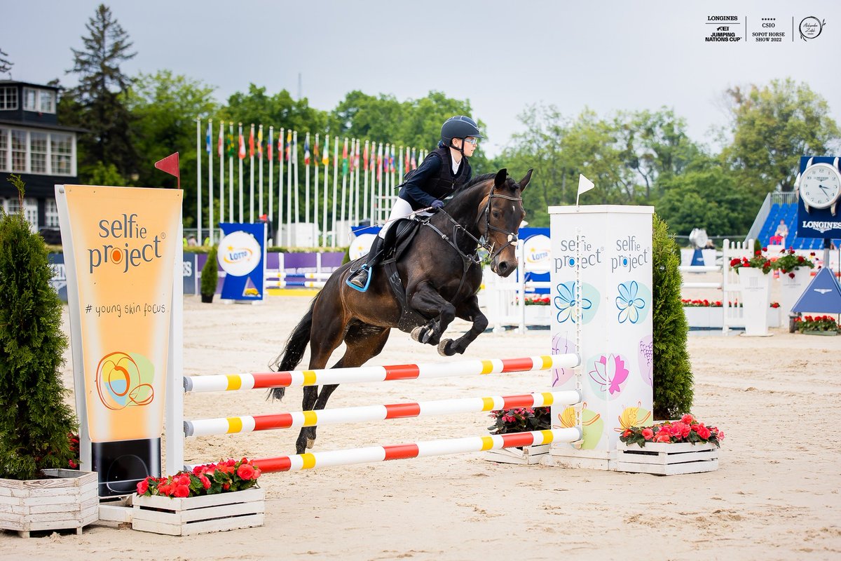 Maurisse_com's tweet photo. Full admiration for all pairs taking part in the CSIO Young Stars competition! Prize of Selfie Project went to Marcel Wisniewski and Touareg, second were Roksana Fraczkowska Impresa Miss Nando and third Gabriela Lewandowska and Junior. Congratulations! You are all winners! https://t.co/2nFEajiDqR