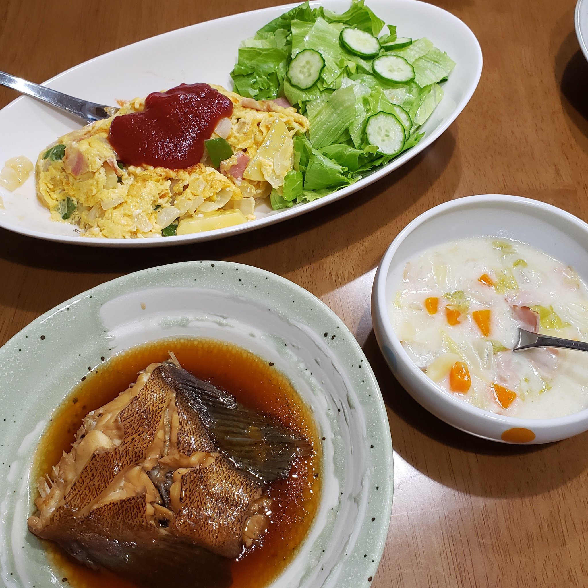 ひぃまま 今日はﾌｫﾛﾜｰさんにキジハタをもらったので煮付けにしました うちキジハタは人生初です 白身でめっちゃ美味しかったぁ スープはシジミのチャウダー 夜ご飯 献立 料理好きさんと繋がりたい 釣り キジハタ 煮付け シジミ