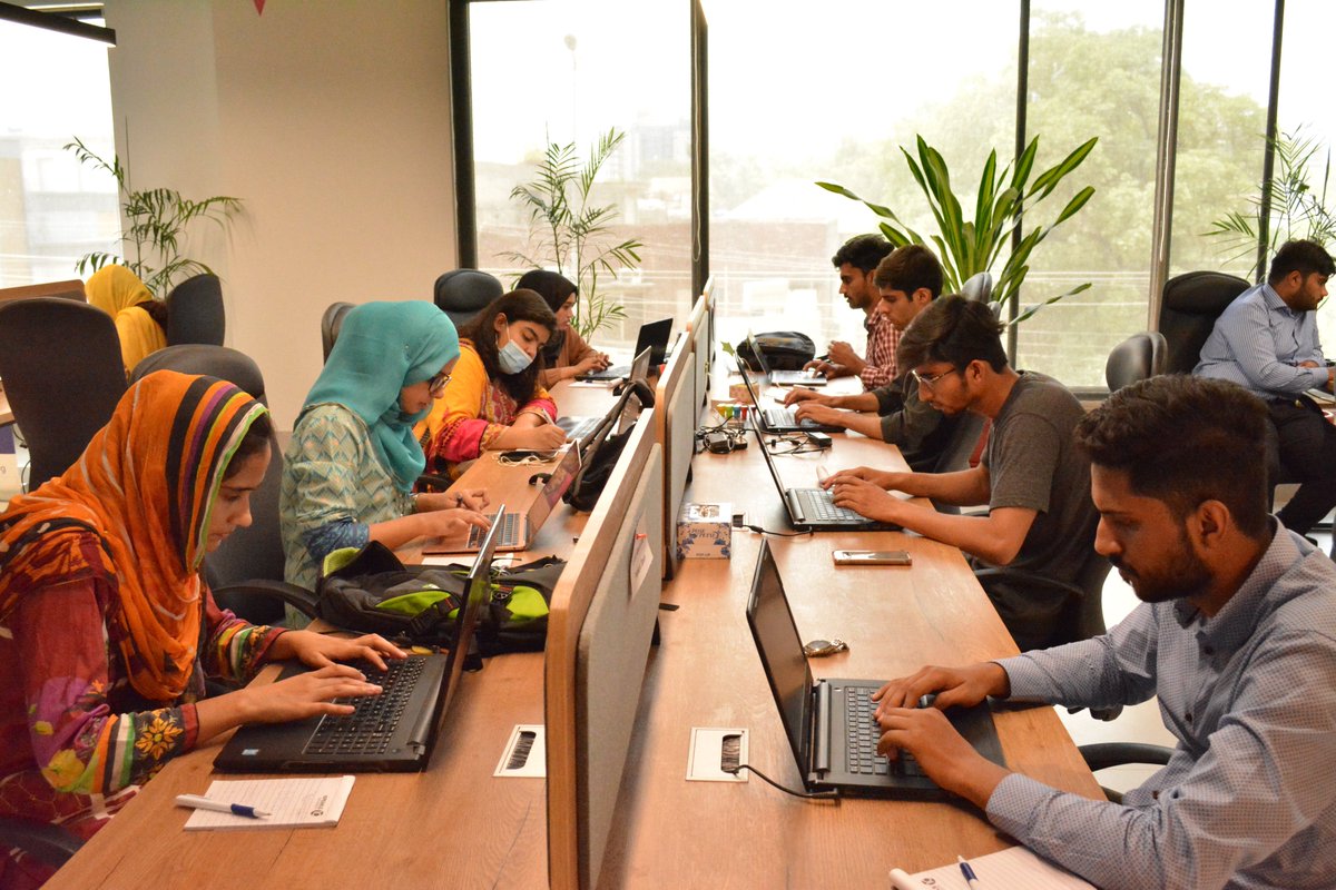 10PUniversity's tweet image. 👨💻 Let’s code!
Game of Codes, an on-site #SpeedProgramming Coding #competition was held in Lahore earlier today. Coding enthusiasts competed against each other to crack thrilling #coding challenges presented to them in the quickest time possible.
Check out some shots below!