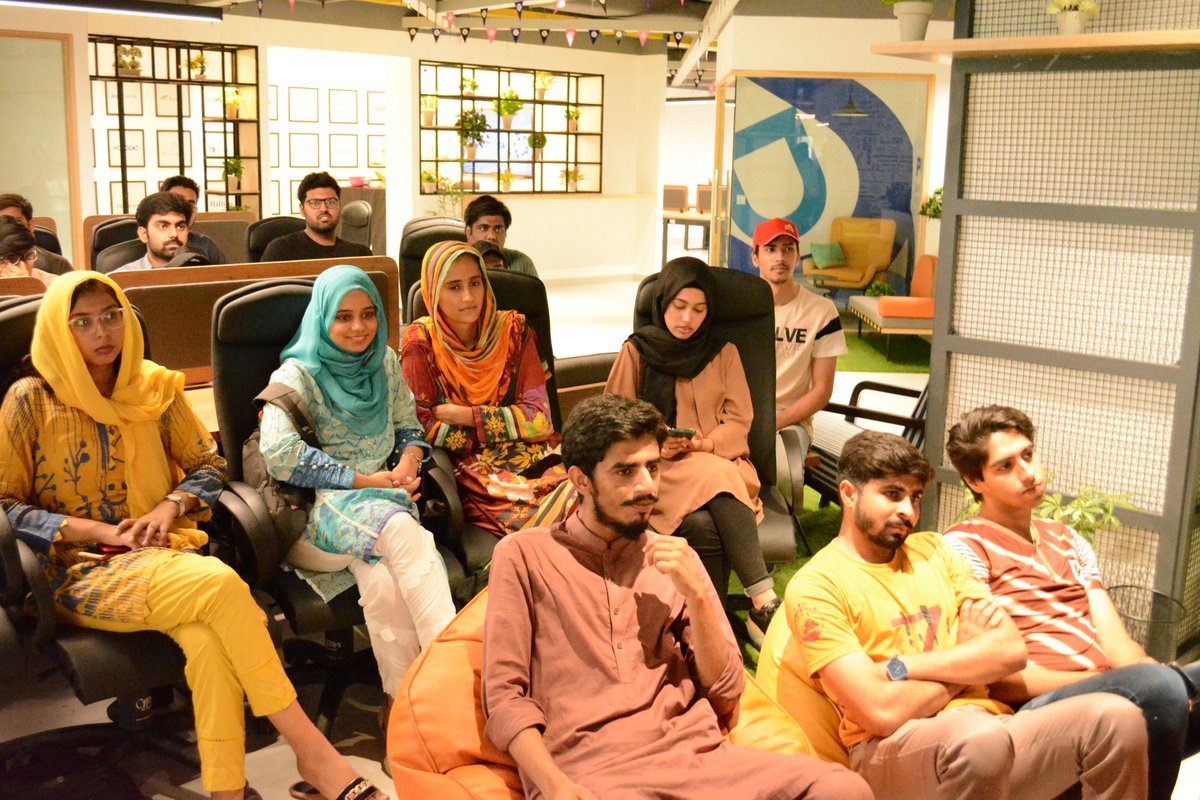 10PUniversity's tweet image. 👨💻 Let’s code!
Game of Codes, an on-site #SpeedProgramming Coding #competition was held in Lahore earlier today. Coding enthusiasts competed against each other to crack thrilling #coding challenges presented to them in the quickest time possible.
Check out some shots below!