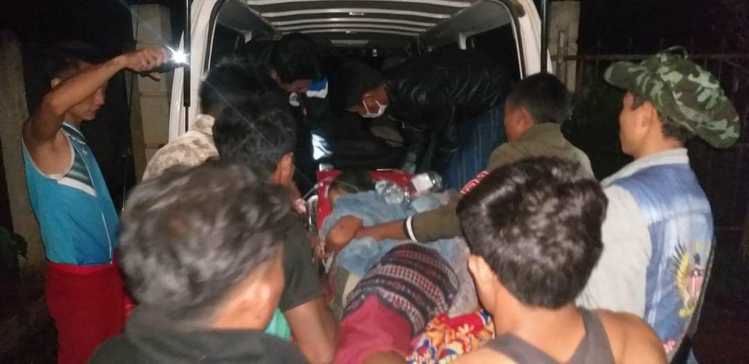 BryanOC55893120's tweet photo. Tw // Sensitive Contents,
SAC troops from battalion 102 shelled artilleries to Saungdular village, Demoso tsp, Karenni state last night, resulting in death of a resident and injuring of 3, according to Demoso-PDF. #2022Jun11Coup #WarCrimesOfJunta #WhatsHappeningInMyanmar https://t.co/Cclq7U0PWO