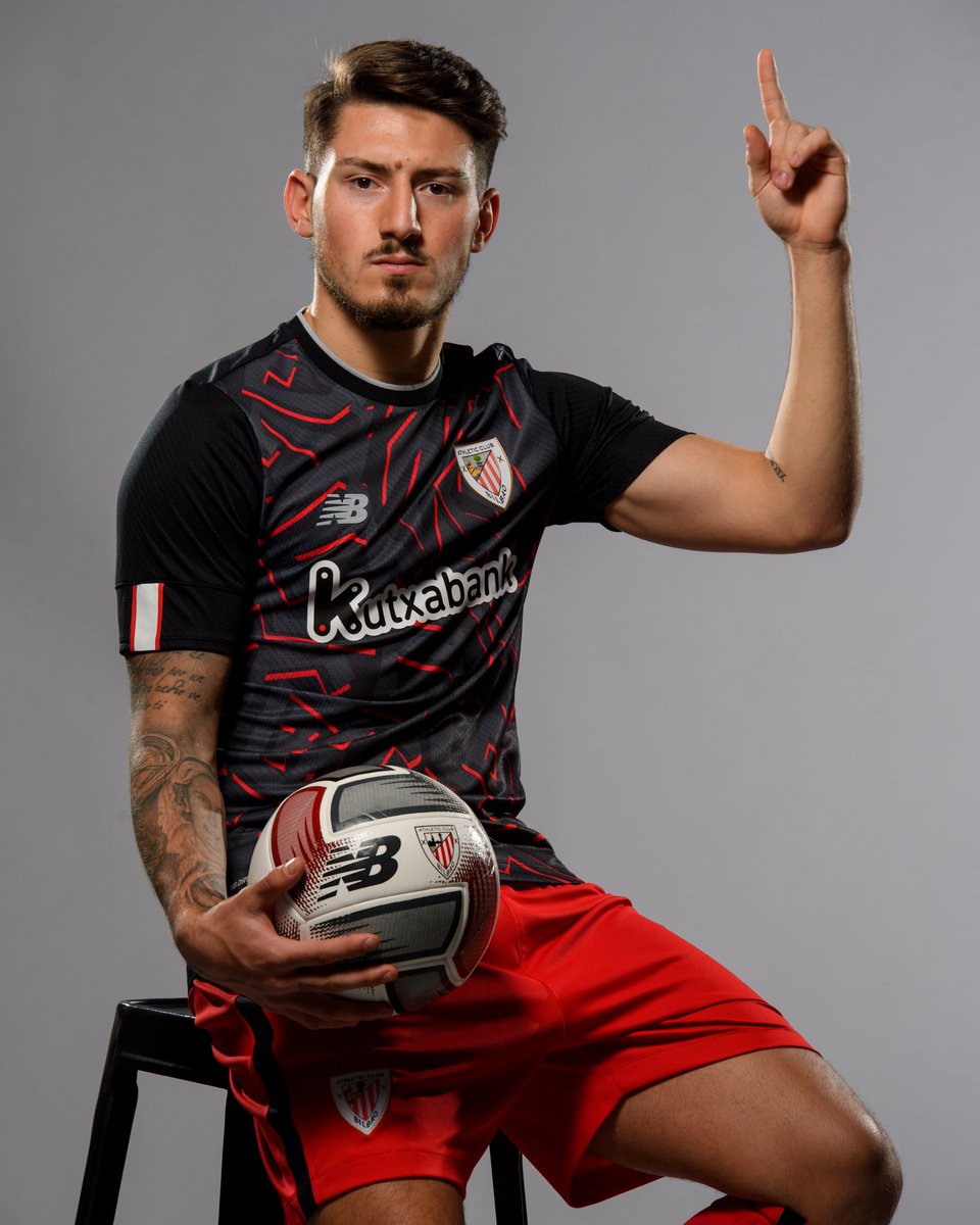 athletic_eus's tweet photo. ๐ง @unaai_06 ๐ดโซ๏ธ
@NBFootball I #BornBredBasque I #AthleticClub ๐ฆ https://t.co/NDzDBW7BUJ