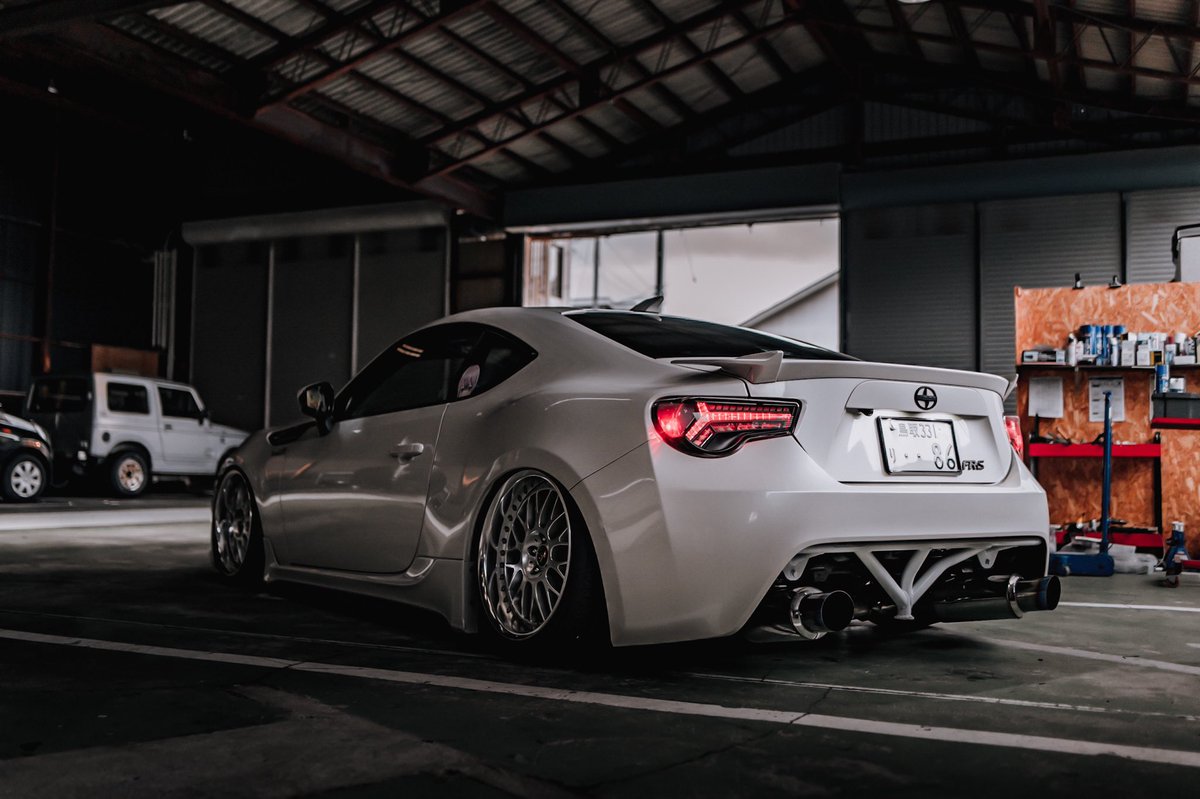 Lutz_86's tweet photo. New style
･System AIRLIFT 3P
･Air Suspension PRAZIS
･Hardline
･TOM'S Clear Tail

念願だったエアサスとハードラインをso coolさんにて取り付けをして頂きました！

写真はたかさんに撮って頂きました！
ありがとうございました🙇‍♂️

shop @socool_417 
photo @takasan_photo https://t.co/cVdDhtOHpJ