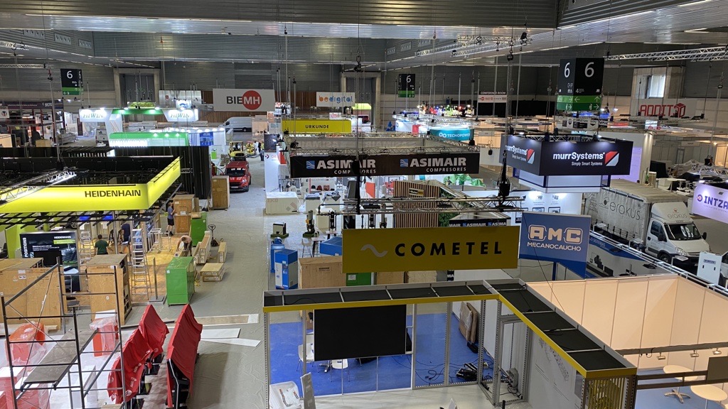 🕖Tic, tac, tic, tac... Continuamos el montaje y entramos en la cuenta atrás para dar comienzo a una nueva edición de #BIEMH-Bienal Internacional de Máquina-Herramienta.
🔴Un gran escaparate de la #industria 4.0. Este año #MoreBIEMHthanever