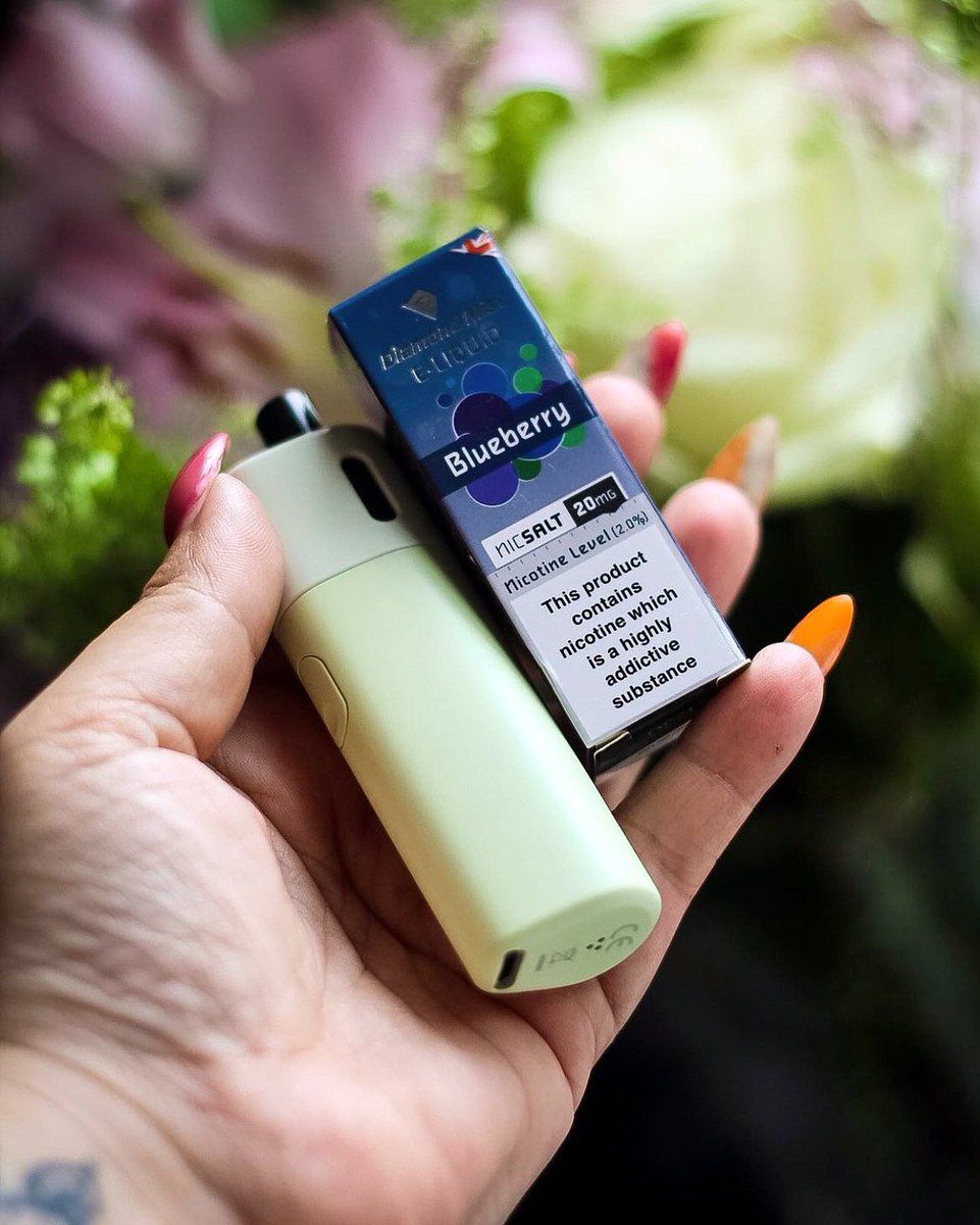Diamond_Mist's tweet photo. A fresh and natural tasting liquid that is juicy and sweet. Taste the sharp ripe blueberries as the authentic infused blend of fruity berries cleanses your palette. #switch2mist 🔥🔥 https://t.co/MnmIZxmFYk