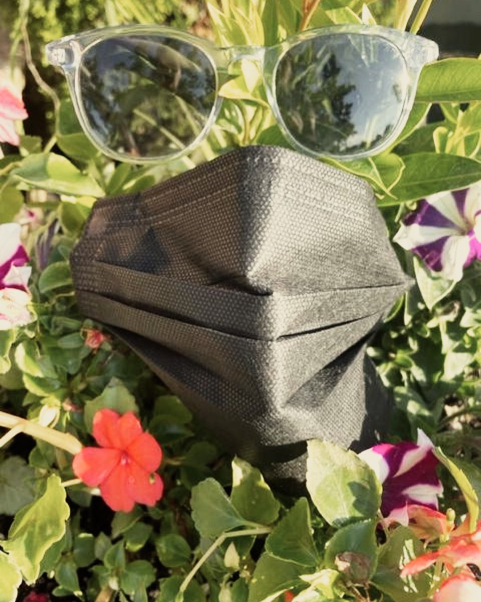 EdinburghOpto's tweet image. Please be advised that masking is still required here at Edinburgh Optometry. Thank you for helping to keep our community safe! #masksrequired #summersafe #EdinburghOptometry