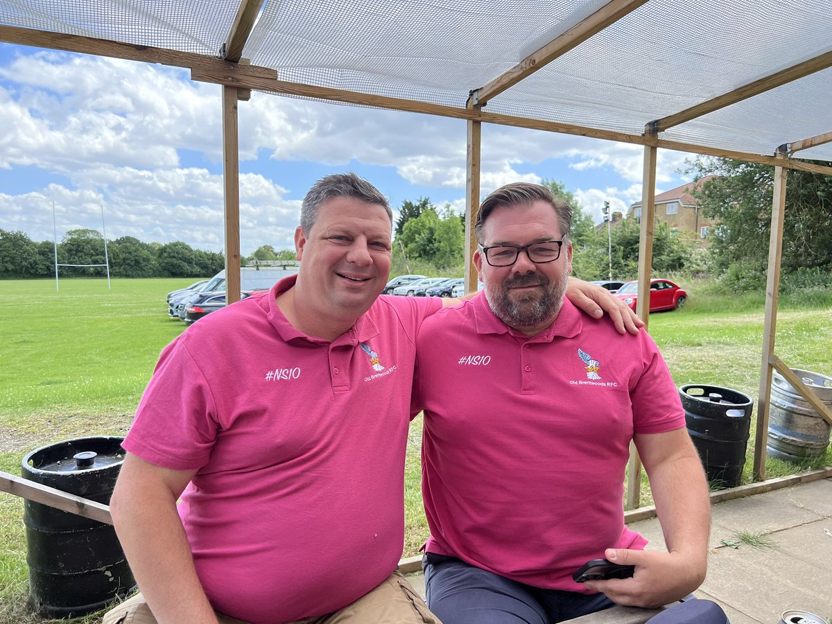 Rugby at its finest.  Pre-match pint before Saracens v The Mighty Quins with my great pal Dan Sav sporting our #ns10 shirts. Shame he’s a Sarries fan!