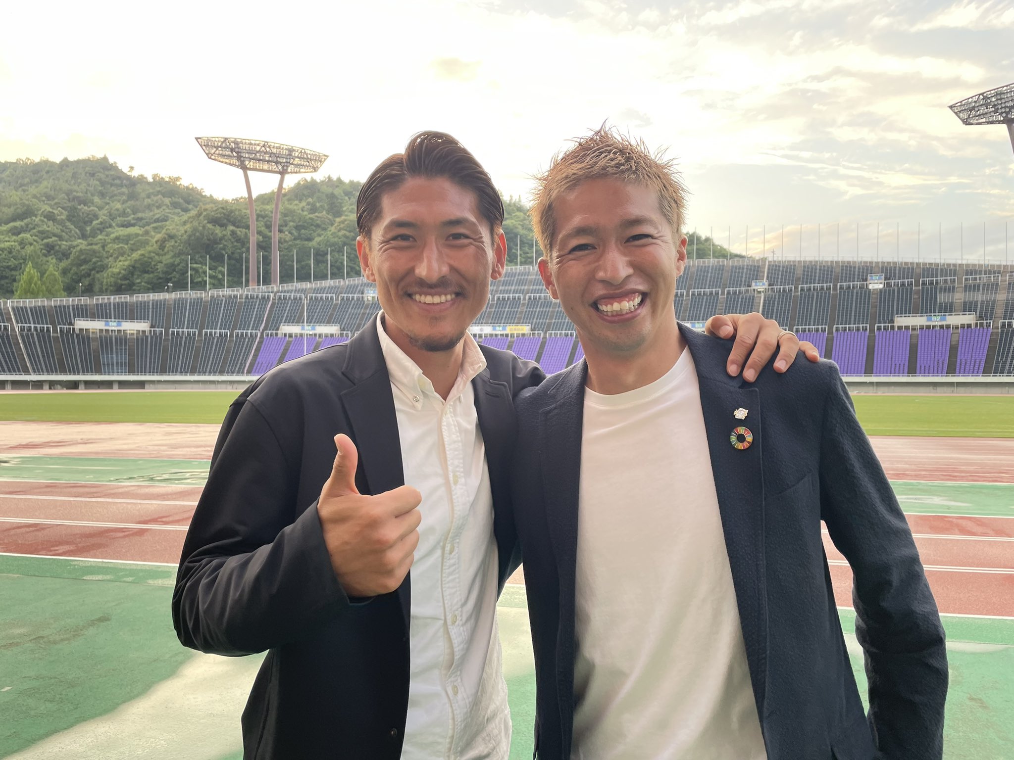 森﨑浩司 サンフレッチェ広島 ｊリーグybcルヴァンカップ プレーオフステージ 第2戦 サンフレッチェ広島vsコンサドーレ札幌戦の解説をさせていただきました 今日の試合中継の目玉としては ピッチ解説に 丹羽大輝 が入ってくれて 賑やかな楽しい