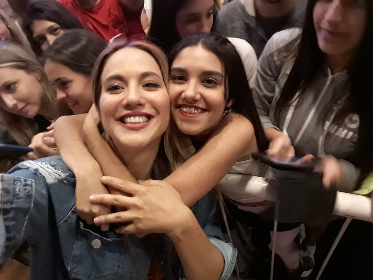 debilityvigna's tweet image. Feliz cumpleaños @flor_vigna Fuiste la mejor y más importante parte de mi vida. Gracias por crecer conmigo y te voy a apoyar por siempre ♥️ Van a pasar los años y siempre vas a ser vos Florcita 🤍
Felices 28! De floresta pal mundo 🌎