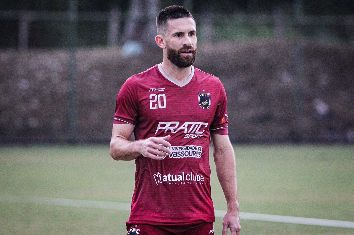 VoltacoFC's tweet photo. Começou o fim de semana de preparação para a Série C! 💛🖤🤍

Mudança de chave, pois segunda tem um desafio importante pelo Brasileirão! Vamos juntos, família Voltaço! 

📸 Andre Moreira 

#EuSouVoltaço #VaiPraCimaDelesTaço https://t.co/aCBM1SlZ5V