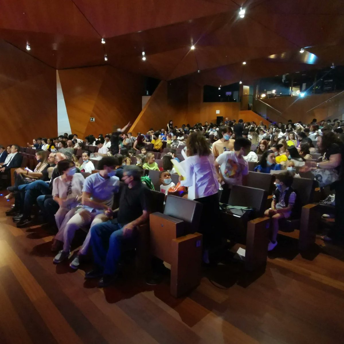 CLANDEBICHOS's tweet image. Gracias a tod@s l@s chic@s a l@s profes Teo, las 2,Saras, Belén, Lupe, Piertoni @fad @mundocooperante @bpmmadrid @IESRENACIMIENT0 @iescondeorgaz @IESTETUAN @iesrayuela @iesptg @coleinfanta