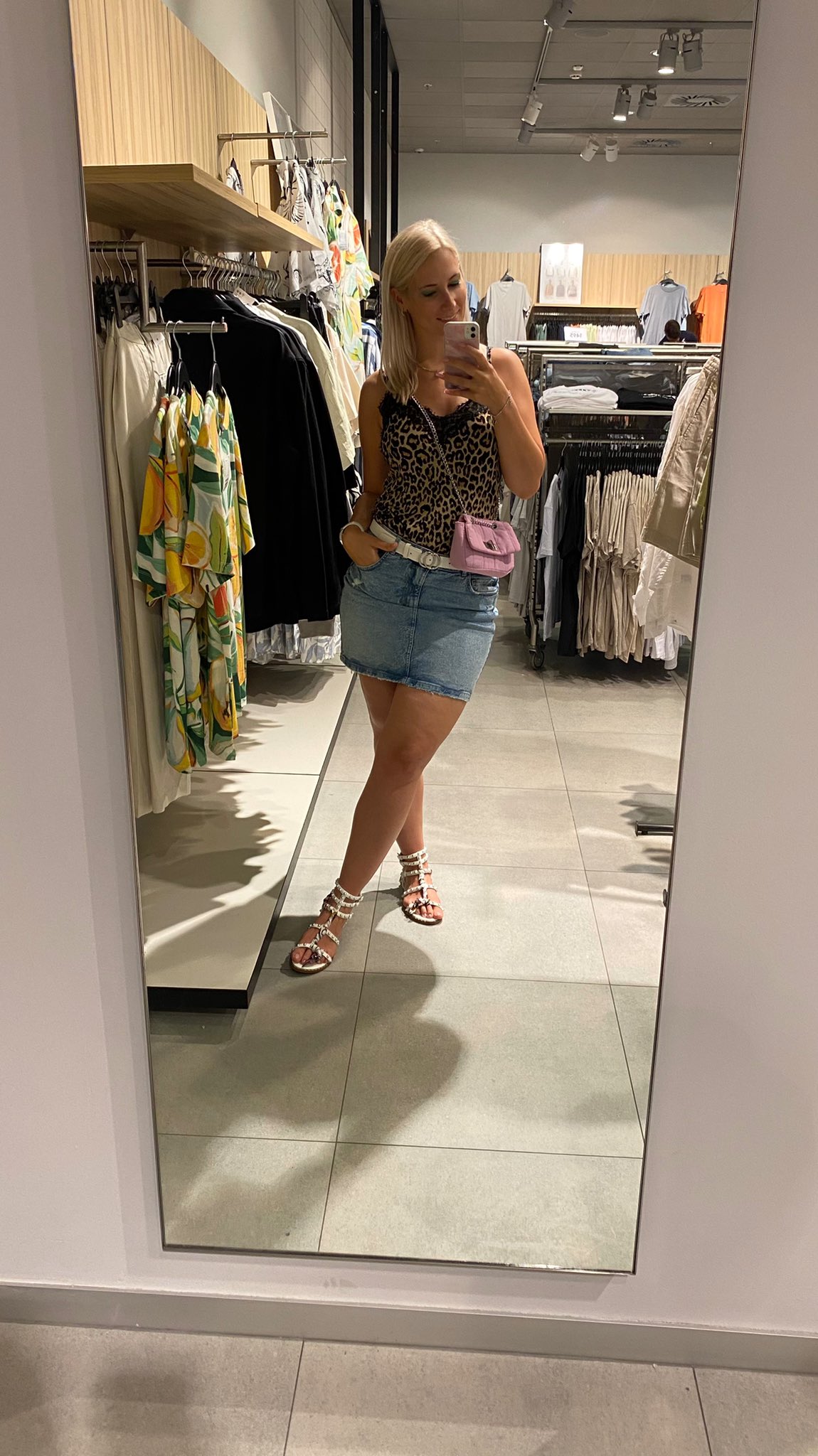 Sharon White XxX on Twitter: "I’m shopping today 😉😛 https://t.co ...