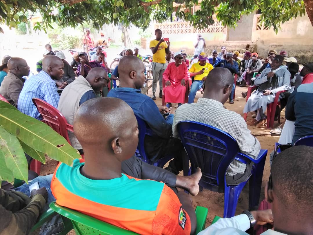 ONGAGEDD's tweet photo. L'ONG AGEDD a conduit avec succès une visite ce jeudi à Tomboyah (Coyah) dans le cadre de sa participation à la conservation des arbres menacés de #Guinée. Les communautés et autorités de Tomboyah et Coyah soient remerciées pour avoir activement participé #Reboisement2022 #Nature https://t.co/GmhBVZwh9D