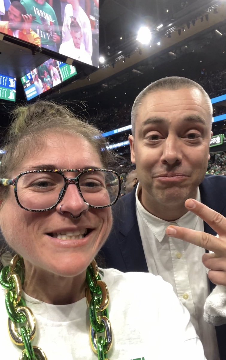 sam_wowza_'s tweet photo. @djacoby you’re the coolest dude around giving the peopleeeeeeee what they waaaant #NBAFinals #Boston @tdgarden https://t.co/RzaPxZnDE5