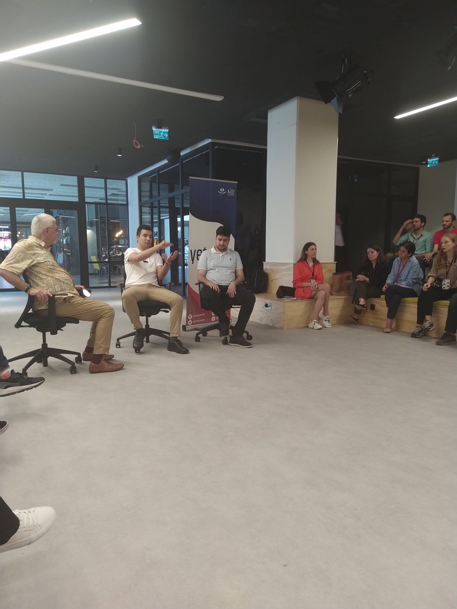 YetkinGencler's tweet photo. YetGen mezunları ve aynı zamanda Co-Infuliencer ve Alzeir kurucuları, YetGen'in girişimlerine olan katkılarından bahsediyor. 🤩
#YetGenStepUp 🚀 https://t.co/csyAQls45w