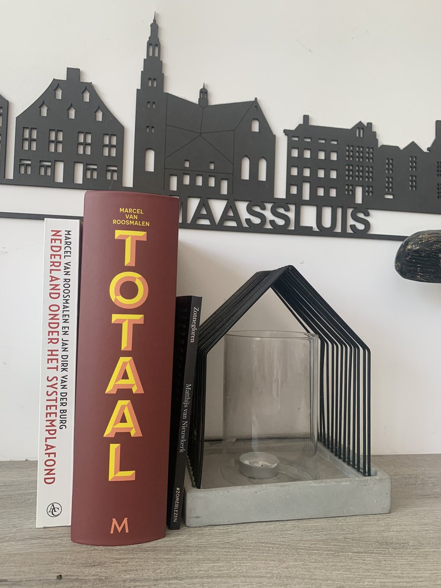 jopean's tweet photo. @MvanRoosmalen Boek staat als een huis #totaal #bestseller https://t.co/FBP21cX7m7