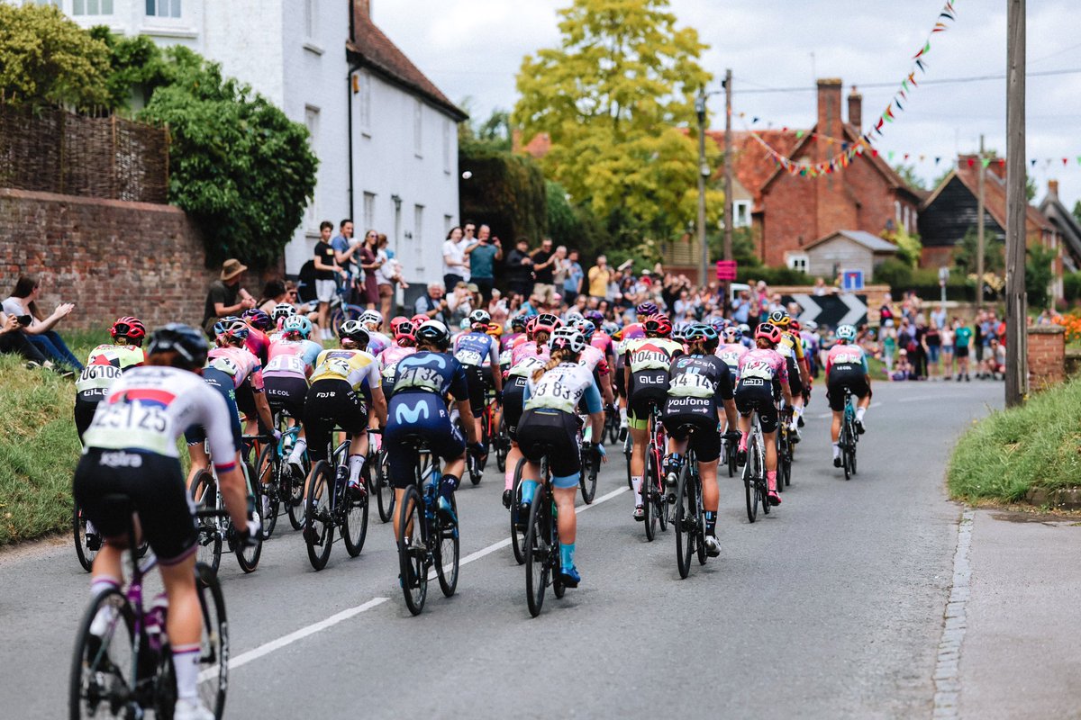 lil village of harwell out for @thewomenstour #womenstour #wwt