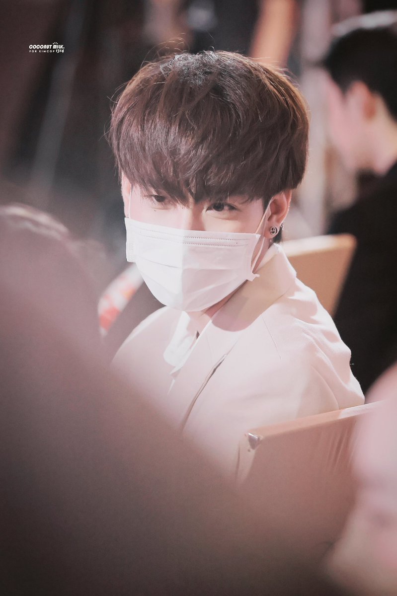 coconutmilk1314's tweet photo. 𝟮𝟮𝟬𝟲𝟭𝟭
#ELEMENTDEBUTSTAGE
💜💜💜

__
#คิมคอป #ม่อนเตอร์ 
#ขุณขิมมอญ #CTRPANUWAT 
#kimcop #MonTer 
#kimmon #copter https://t.co/IKWbczYdXT