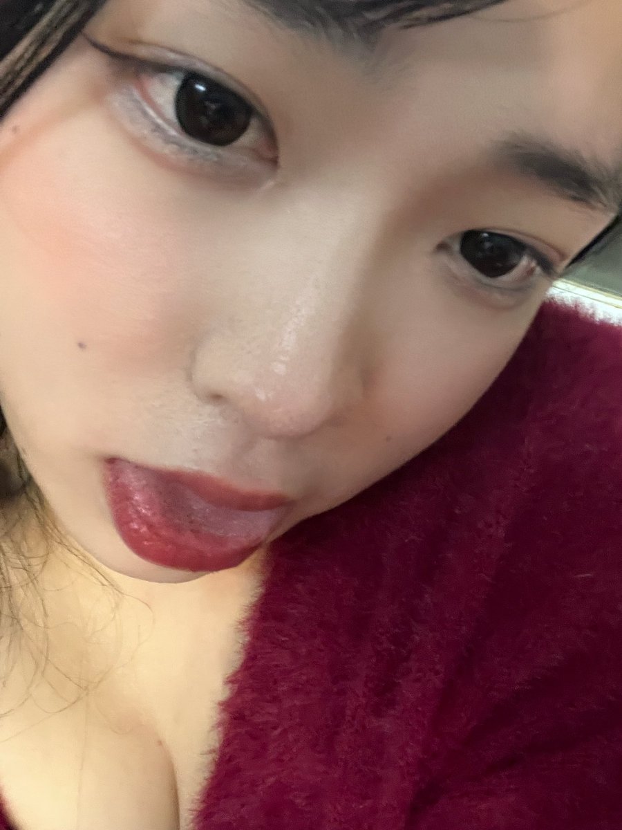 nullsang's tweet photo. #ts #cd #武汉。看见这个骗子请往死里打，8.8K一次专门骗人钱财，是个人妖，武汉的。发现此人进女厕所建议打断狗腿。 https://t.co/HtvZXBc6ZV