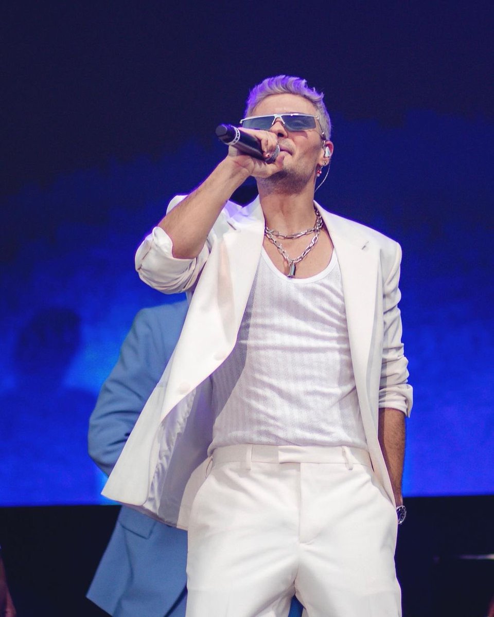 📸 some photos of <a href="/AbrahamMateo/">Abraham Mateo</a> performance at La Noche de Las Ideas concert yesterday 🫶🏻