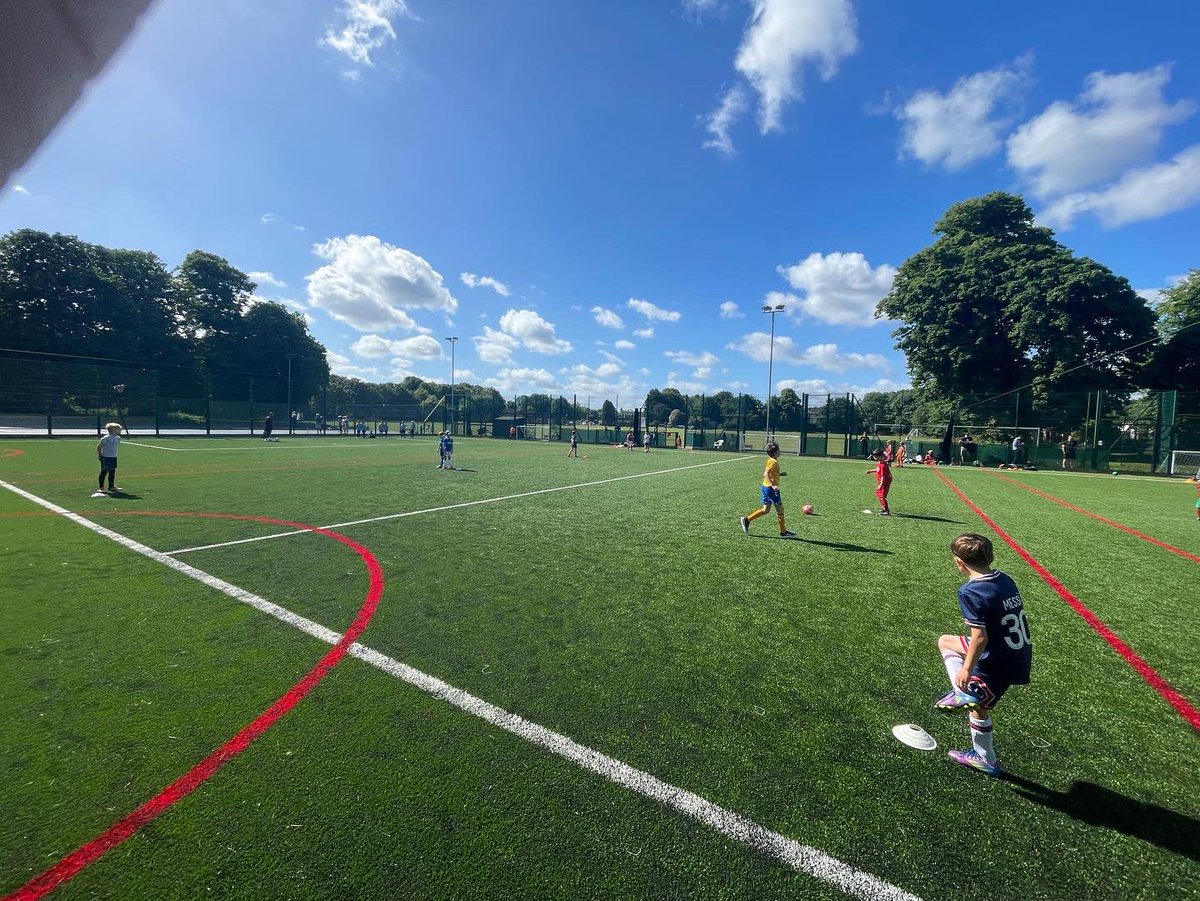ot_coaching's tweet photo. Fantastic to see lots of young players enjoying and learning the game this morning ⚽️☀️

Well done to our Under 7/8 Development Team this morning also. Played some lovely football! ⚽️👏

#football #grassrootsfootball #footballfun #sport #skills #development #blackheath #greenwich https://t.co/tf25b47DUg