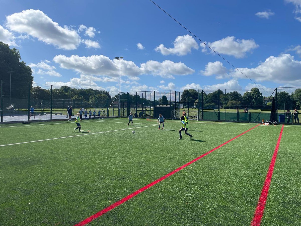 ot_coaching's tweet photo. Fantastic to see lots of young players enjoying and learning the game this morning ⚽️☀️

Well done to our Under 7/8 Development Team this morning also. Played some lovely football! ⚽️👏

#football #grassrootsfootball #footballfun #sport #skills #development #blackheath #greenwich https://t.co/tf25b47DUg