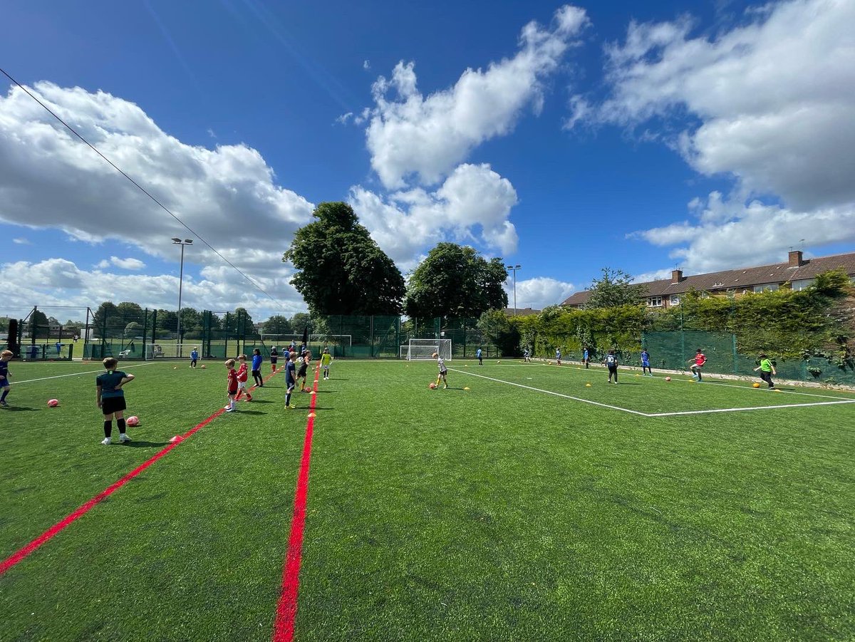 ot_coaching's tweet photo. Fantastic to see lots of young players enjoying and learning the game this morning ⚽️☀️

Well done to our Under 7/8 Development Team this morning also. Played some lovely football! ⚽️👏

#football #grassrootsfootball #footballfun #sport #skills #development #blackheath #greenwich https://t.co/tf25b47DUg