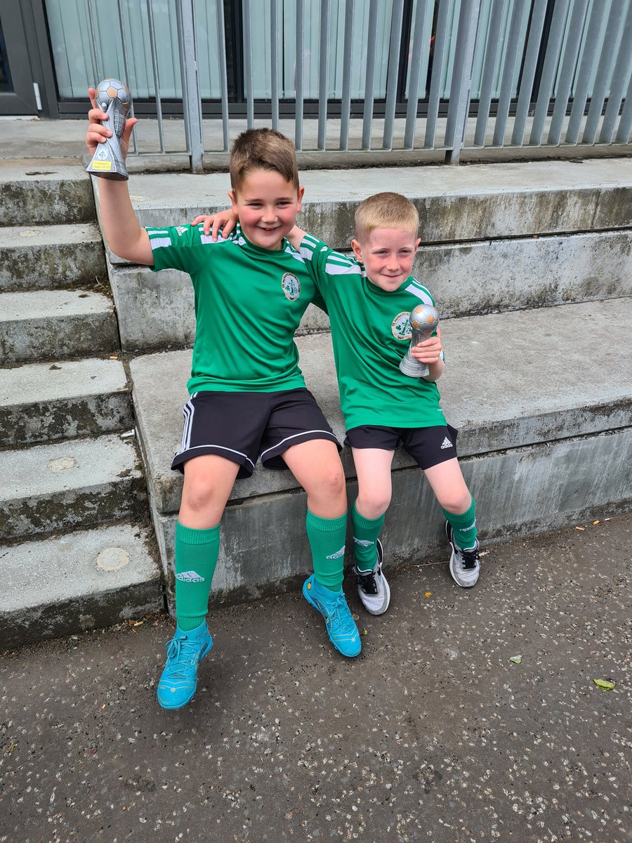 SiobhanWins's tweet photo. Great morning at @Stpatricksfc87 Presentation Day! Poráic was all bizz getting his award from @JoeGormley19 #joethegoal #COYBIG @cliftonvillefc #northbelfast #2014s https://t.co/Bs8eMnS5MW