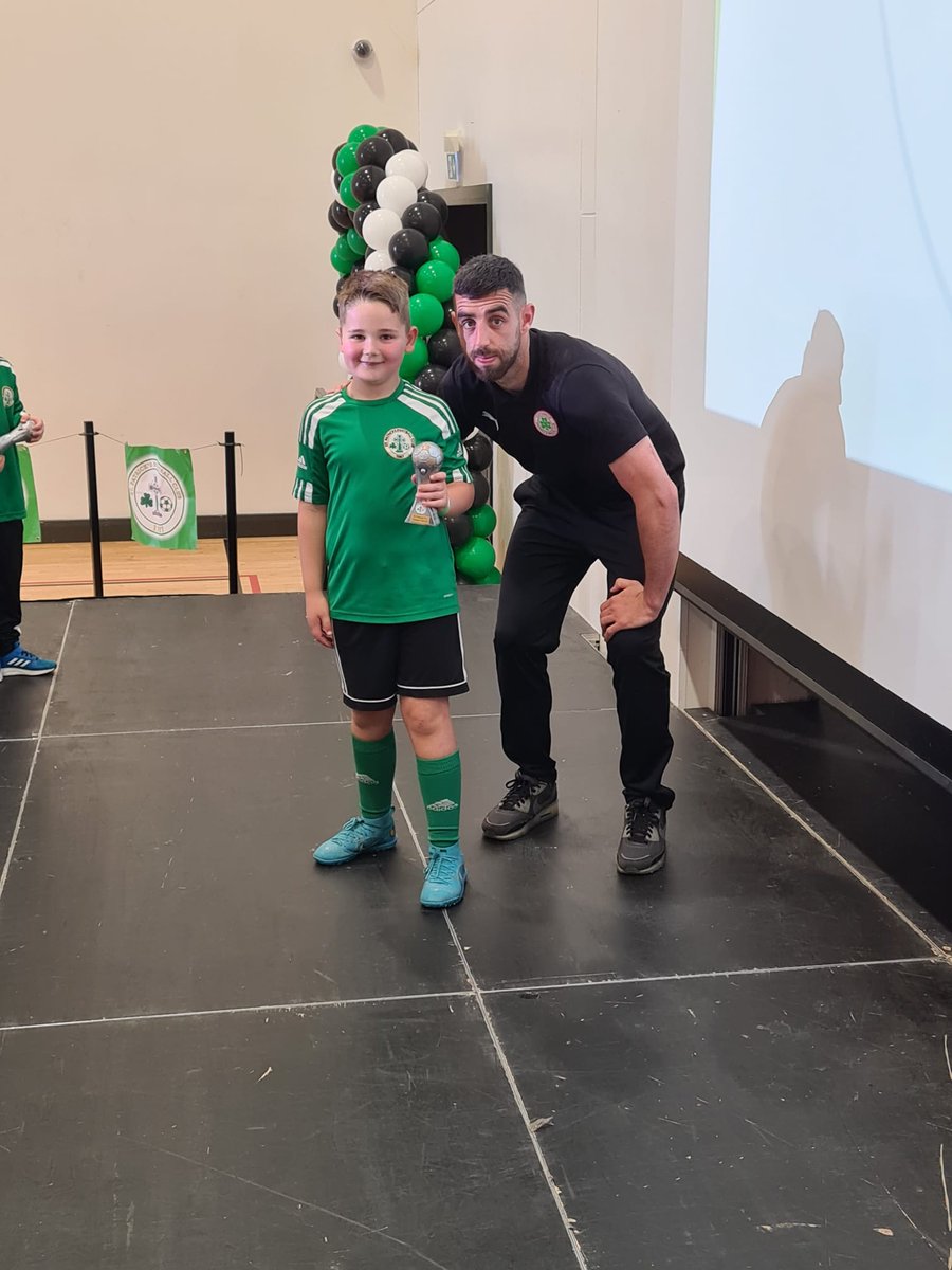 SiobhanWins's tweet photo. Great morning at @Stpatricksfc87 Presentation Day! Poráic was all bizz getting his award from @JoeGormley19 #joethegoal #COYBIG @cliftonvillefc #northbelfast #2014s https://t.co/Bs8eMnS5MW