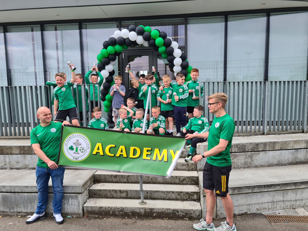 SiobhanWins's tweet photo. Great morning at @Stpatricksfc87 Presentation Day! Poráic was all bizz getting his award from @JoeGormley19 #joethegoal #COYBIG @cliftonvillefc #northbelfast #2014s https://t.co/Bs8eMnS5MW