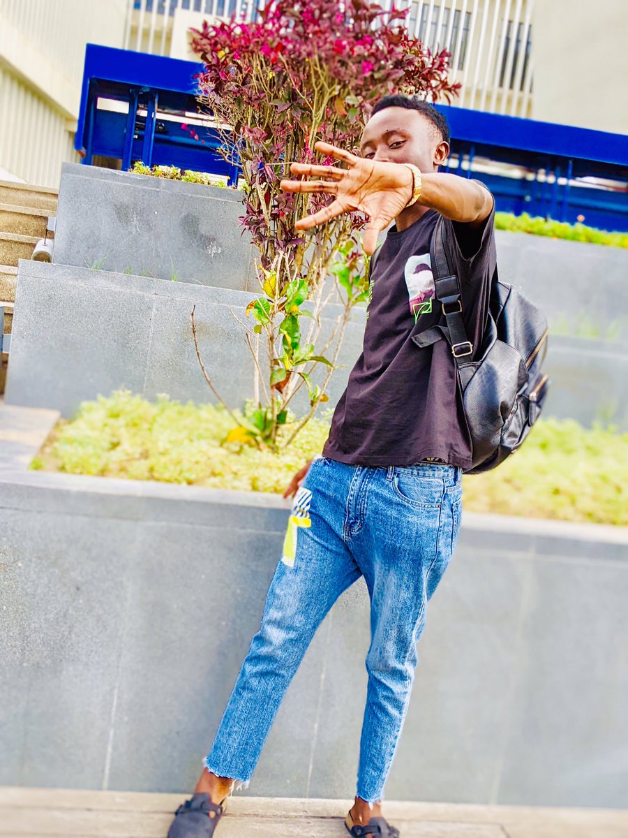 chezooh's tweet photo. Natafta mke π
@justine_dicky @chezooh @Maichagange @TanzaniaFacts_ @Chekanao3
#chuo #kitaa #WakandaForever https://t.co/t1wgmnVg89