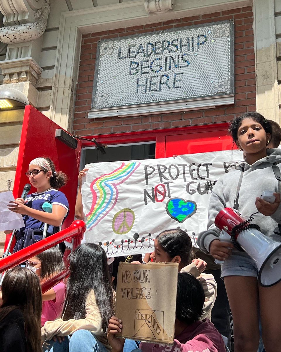 SunsetParkPrep's tweet photo. As the national @marchforourlives movement hits the ground in cities across the US today, we want to take a moment to share our pride for Prep’s student-led march against gun violence yesterday. Our students want, and deserve, change. Our hearts are with #
#Uvalde 🧡. https://t.co/odO81DM9Ph