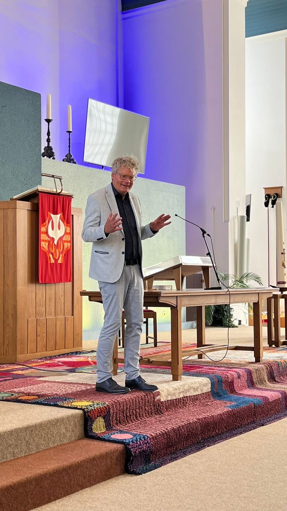 Vanochtend tijdens de algemene ledenvergadering in #Jozefkerk #Assen herkozen als #voorzitter #D66Drenthe #D66 ! Gaan er weer iets moois van maken!