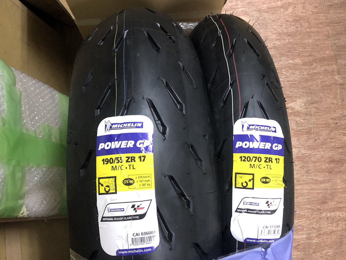 p993gt2's tweet photo. 頼んでいた次のタイヤきてた。
#MICHELIN
#POWERGP https://t.co/8WX6psoxUE