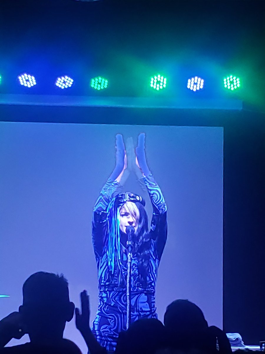 When you can capture the #Spirit of <a href="/DearRouge/">DEAR ROUGE</a> through the joy of live music. Great show last night with <a href="/SuzieDrake1/">Suzie Drake</a>. Doughnut miss this tour.