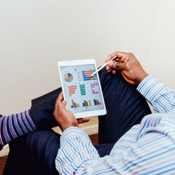 alertejob1's tweet photo. Intelcia recrute un Chargé de reporting

Vous justifiez d’une expérience réussie de minimum 1 an à 2 ans en tant que Chargé de Reporting et vous êtes Titulaire d’un diplôme en développement et programmation informatique.Postulez en cliquant sur ce lien 👉 https://t.co/6gLyR5TINx https://t.co/0TaHHFwdPV