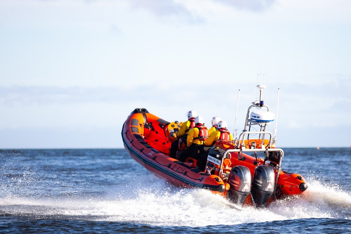 <a href="/DartRNLI/">Dart RNLI</a> tasked at 23:20 last night to assist our colleagues from <a href="/RNLISalcombe/">RNLI Salcombe</a> with a disabled historic MFV suffering with engine failure. Salcombe ALB handed over the tow of the vessel to Dart Atlantic 85 Lifeboat who towed it back to the Dartmouth Harbour.