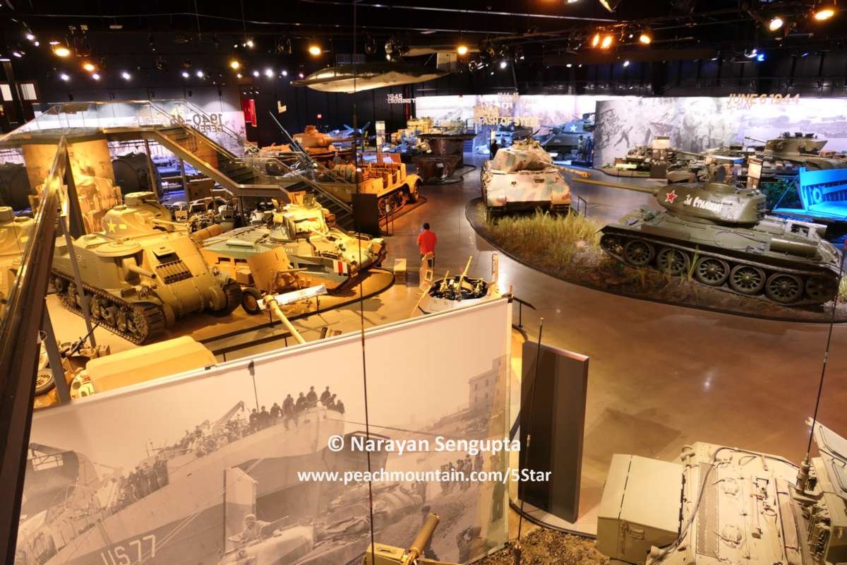 USAS_WW1's tweet image. #RussiaUkraineWar #WW2 #ColdWar #History: American Heritage Museum, 28 miles W of Boston, has 50+ tanks, 4 warplanes, artillery, etc.: Panther, T-34, IS-2, Matilda, M3, M4s, M18, M60, M1, Hetzer, Panzer I, StuG III, M1917, 4 airplanes, etc. Tour THREAD. 1/
