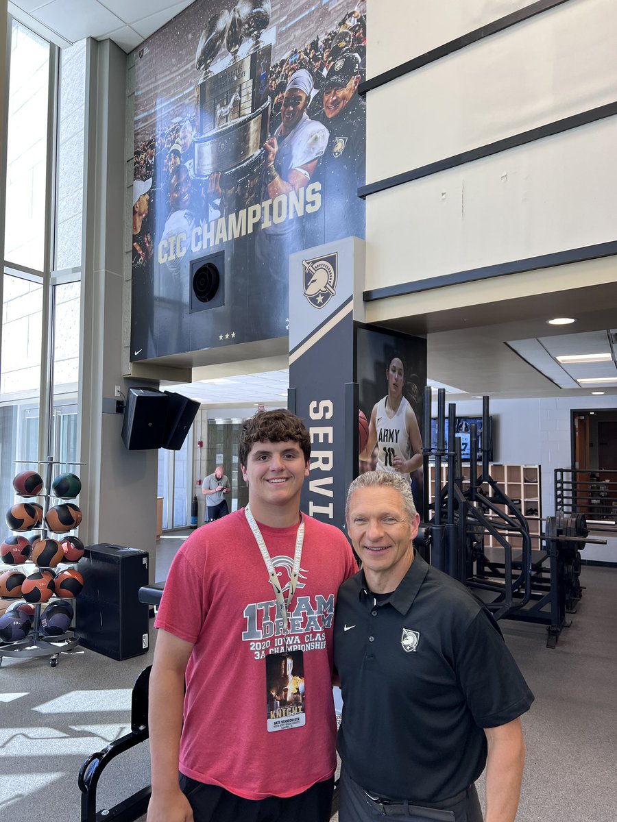 NateSchneckloth's tweet image. Had a amazing time at West Point yesterday! Special place 🇺🇸🏴‍☠️@DrinkallCoach @ArmyWP_Football #BEATNAVY